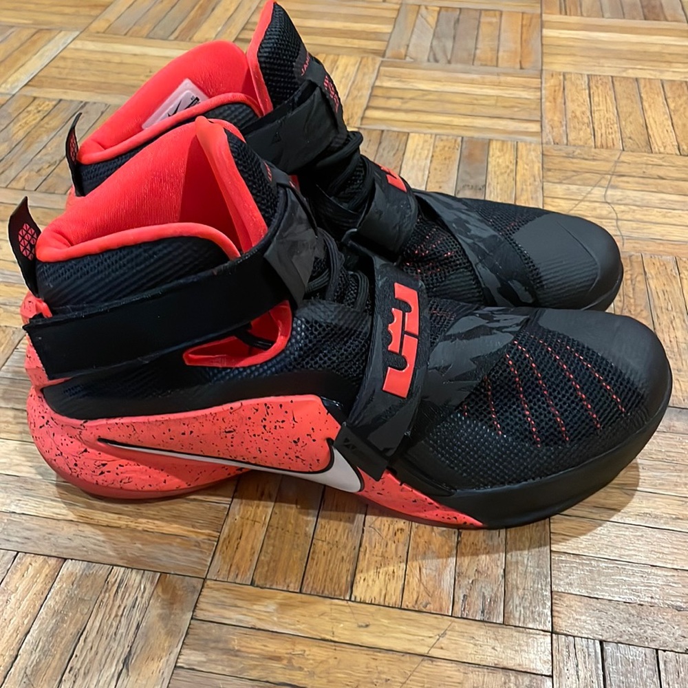 Men’ Lebron James Sneakers